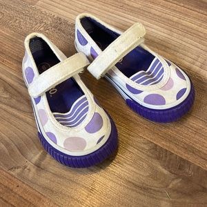 Little girl size 6 purple/white Circo shoes